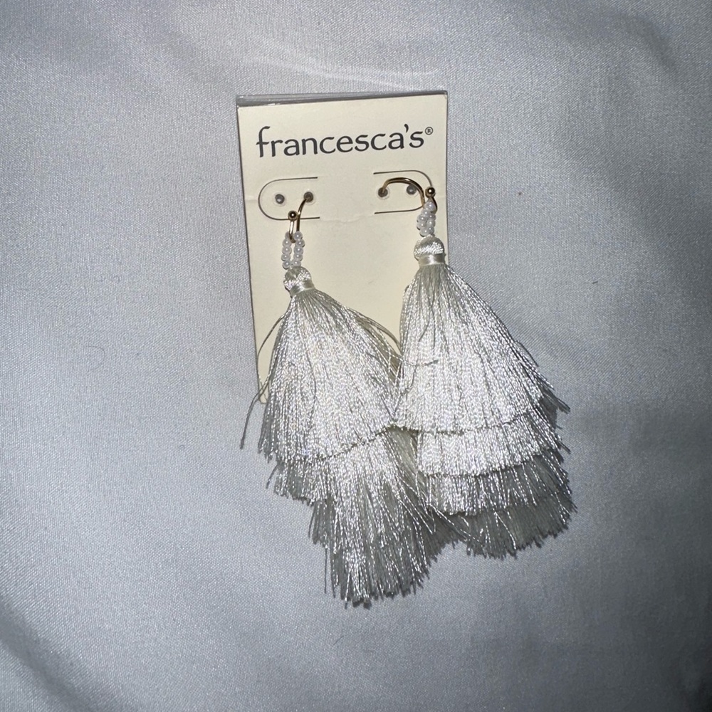 Super cute tiered earrings never worn!